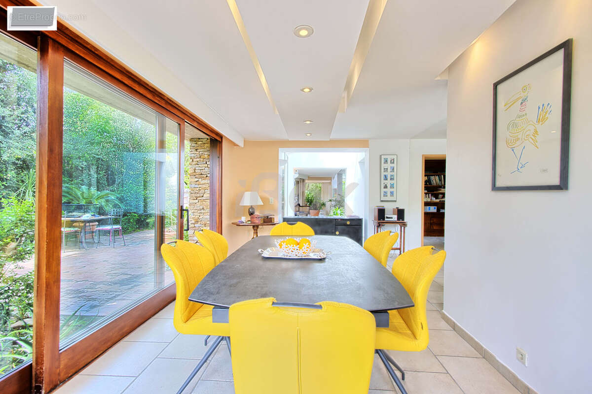 TOULON, Ameniers, superbe maison sur 959m2 de terrain arboré - photo 16