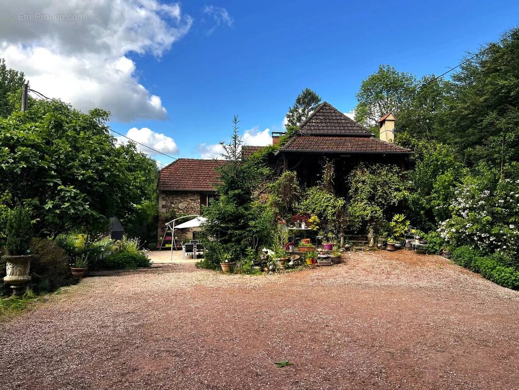 Maison à LACAPELLE-MARIVAL