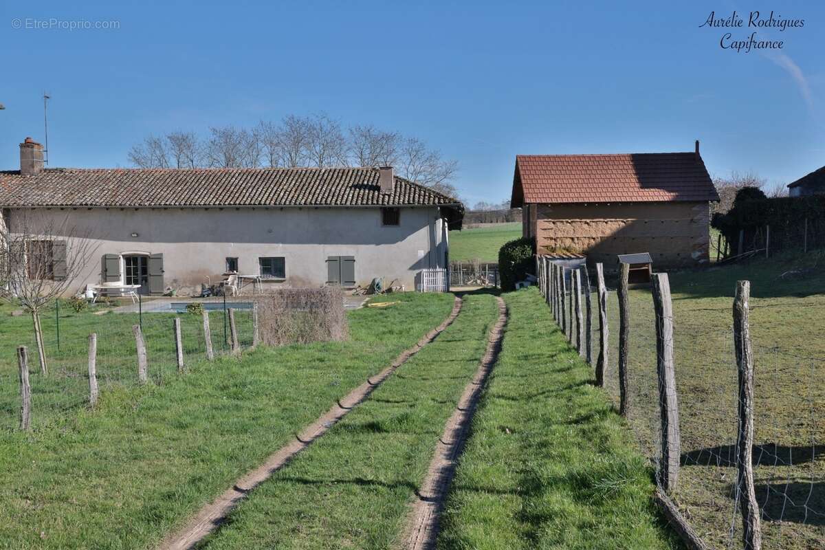 Maison à vendre 4 pièces SAINT ANDRE DE BAGE (01) - photo 16