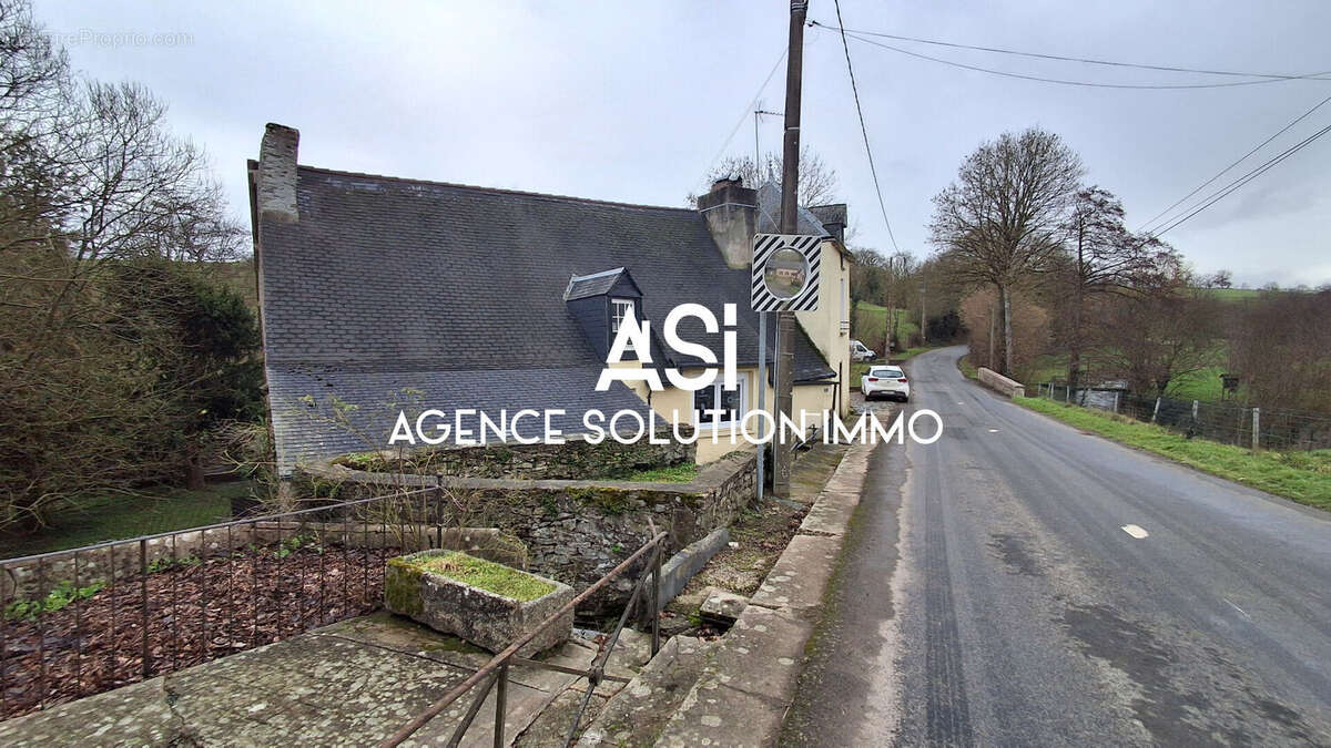 Maison à SAINT-GEORGES-LE-GAULTIER