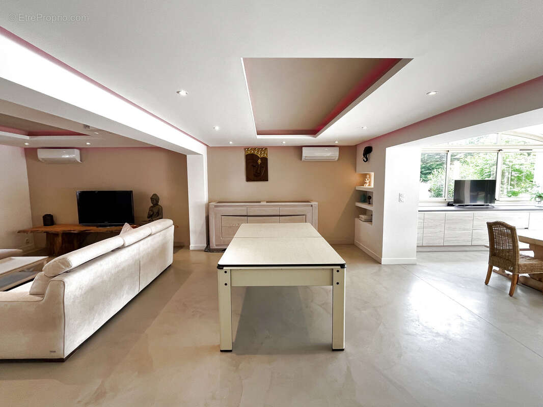 Maison à AMBARES-ET-LAGRAVE