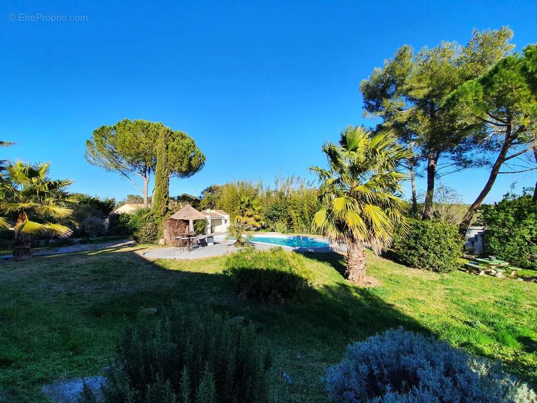 Maison 6 pièces 253m² - photo 2