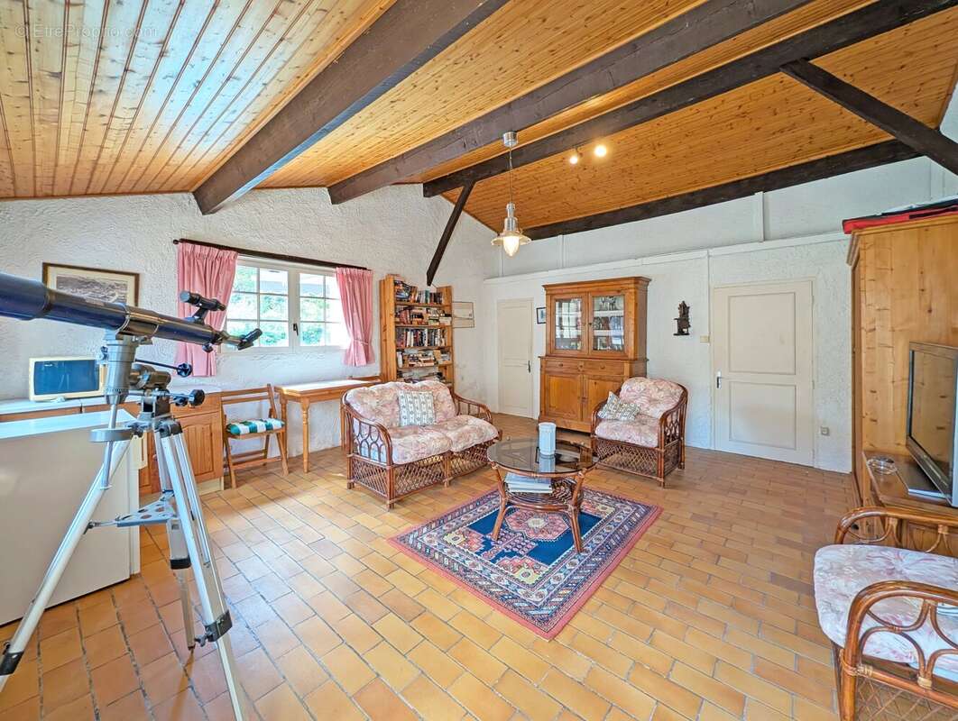 Maison en pierre de caractère avec deux chambres, piscine et maison d'amis - photo 5