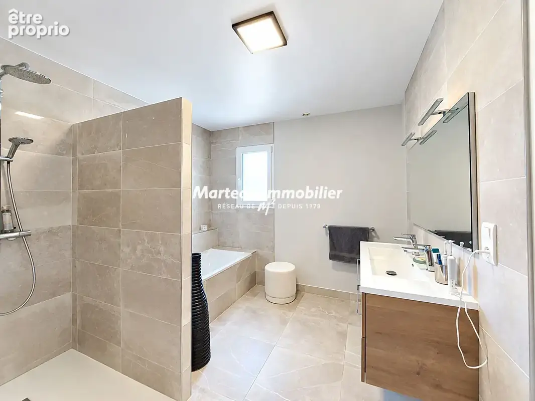 À vendre, superbe pavillon indépendant de plus de 210 m² avec piscine chauffée ! teloche 7 pièce(s) 213.39 m2 - photo 8