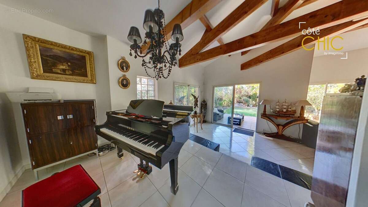 Maison à SAINT-JEAN-DE-VEDAS