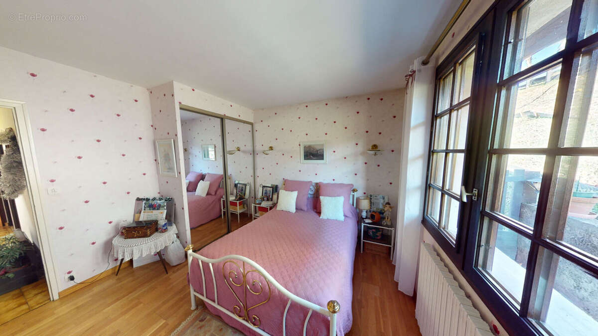 Maison à LA COMBE-DE-LANCEY