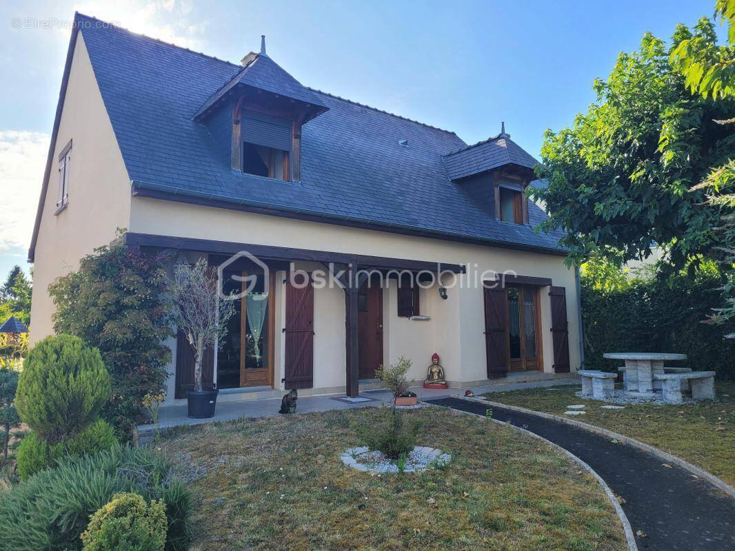 Maison à BEAUMONT-EN-VERON