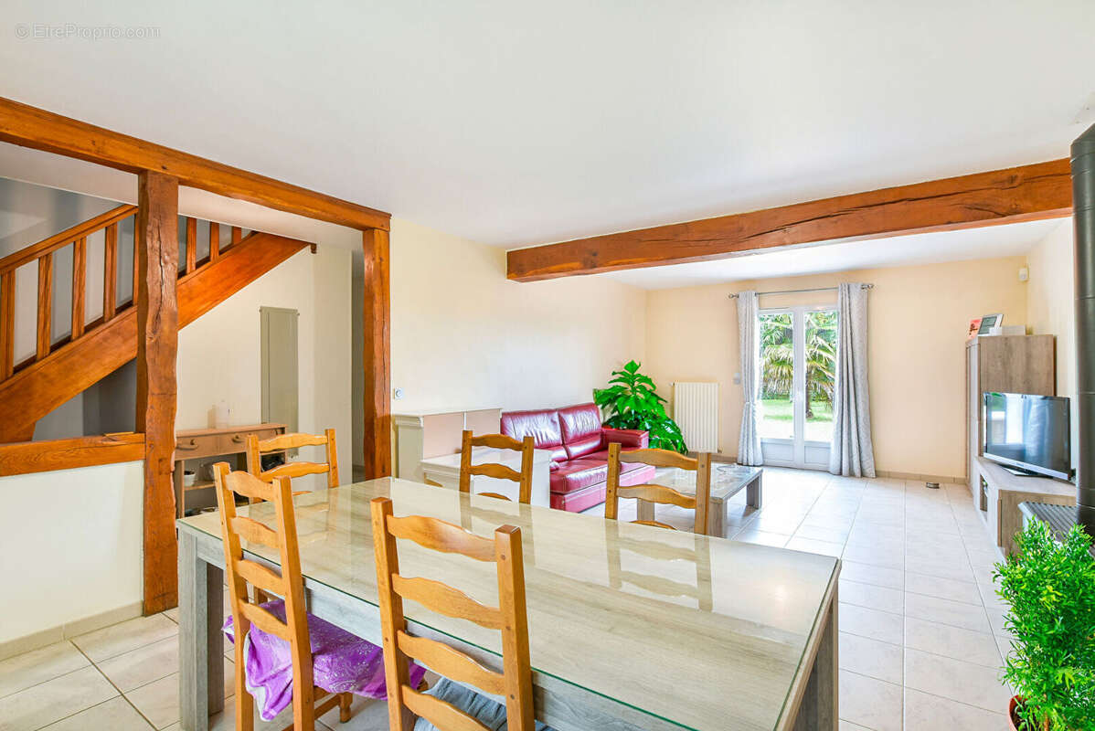Maison à EVRY-GREGY-SUR-YERRE