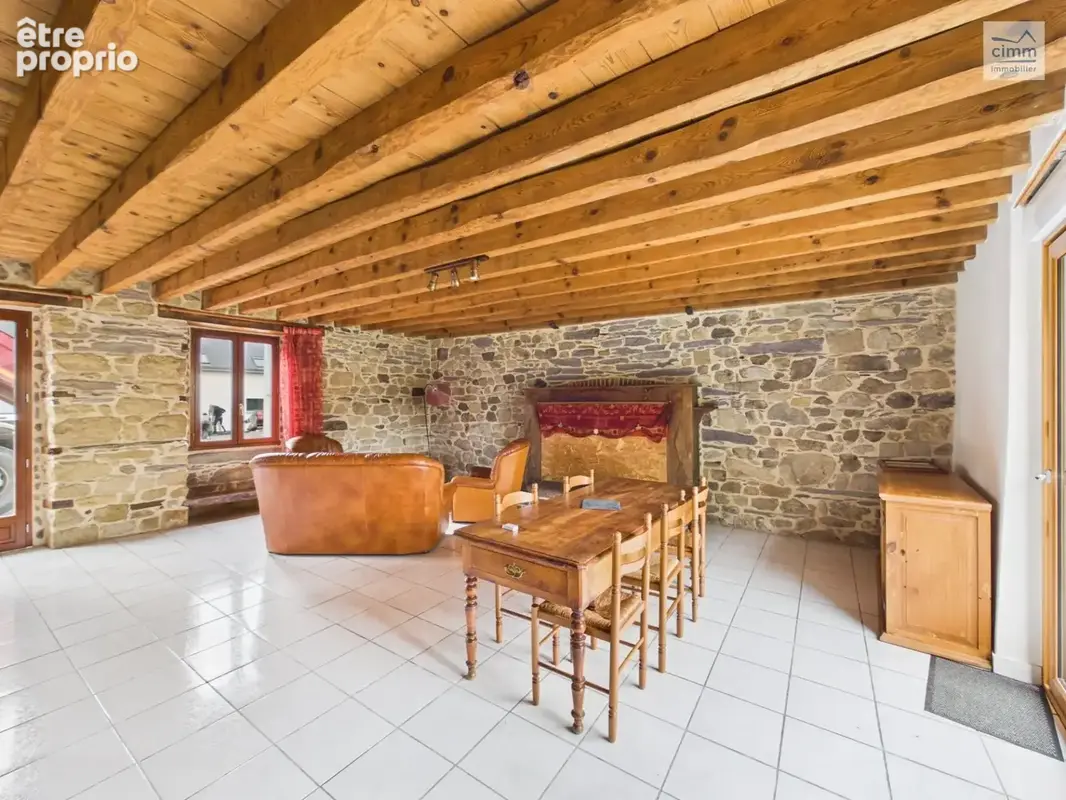 Longère en pierre de 111 m² sur un terrain de 7312 m² - photo 3