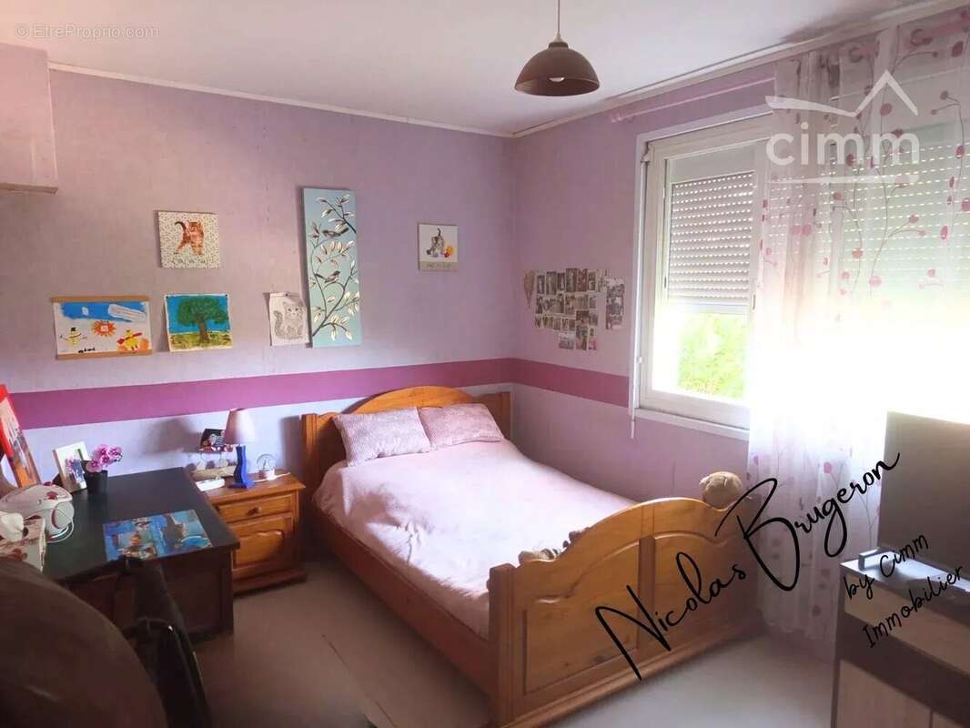 En exclusivité – Ensemble immobilier avec deux habitations, étang et près d’un hectare de terrain - photo 32