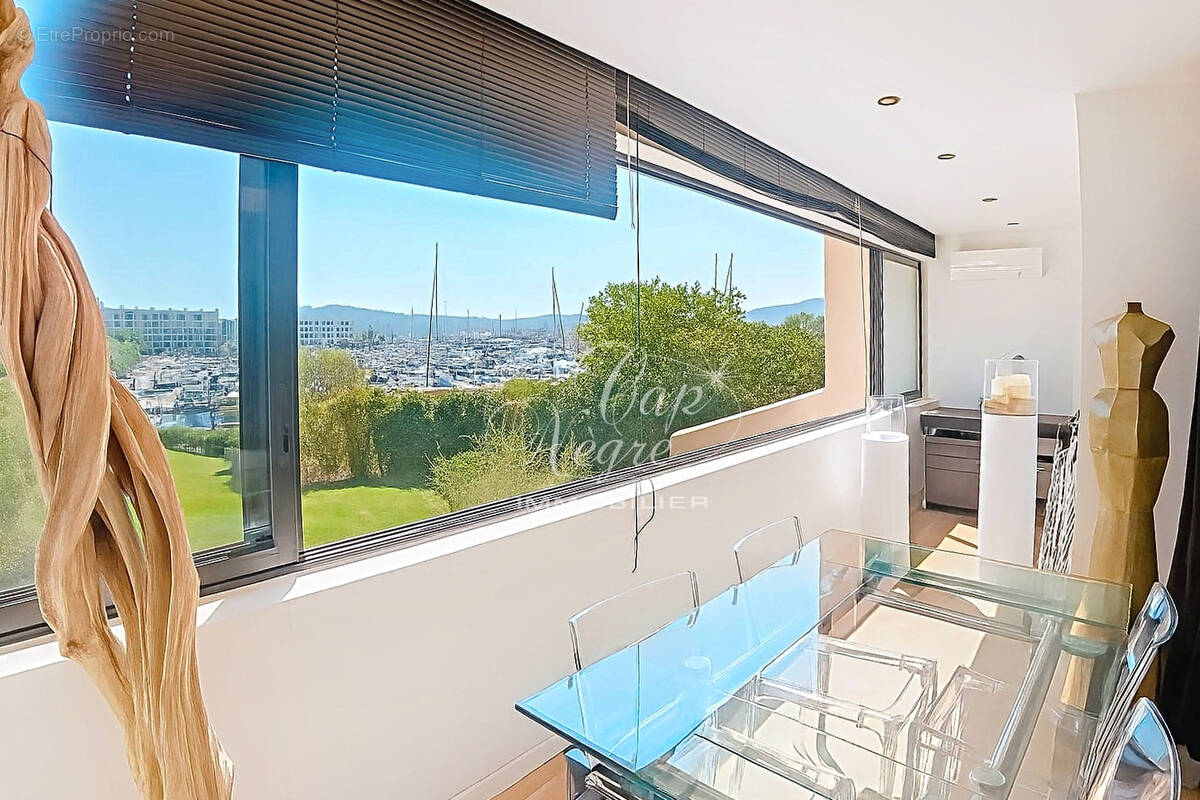 Appartement à COGOLIN