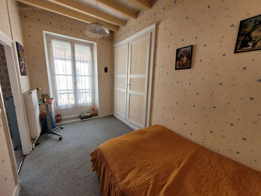 Maison à MOUTIERS-AU-PERCHE