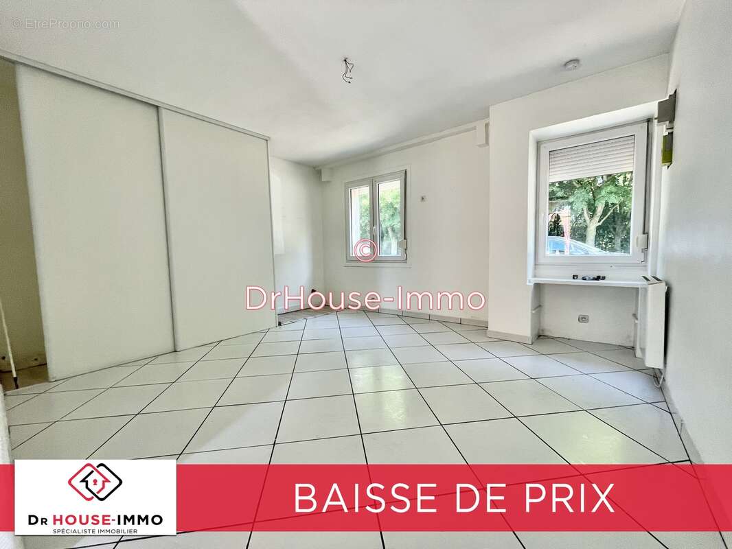 Maison à QUIEVRECHAIN