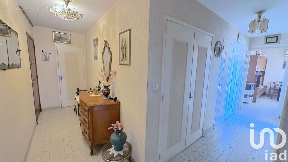 Photo 2 - Appartement à FREJUS