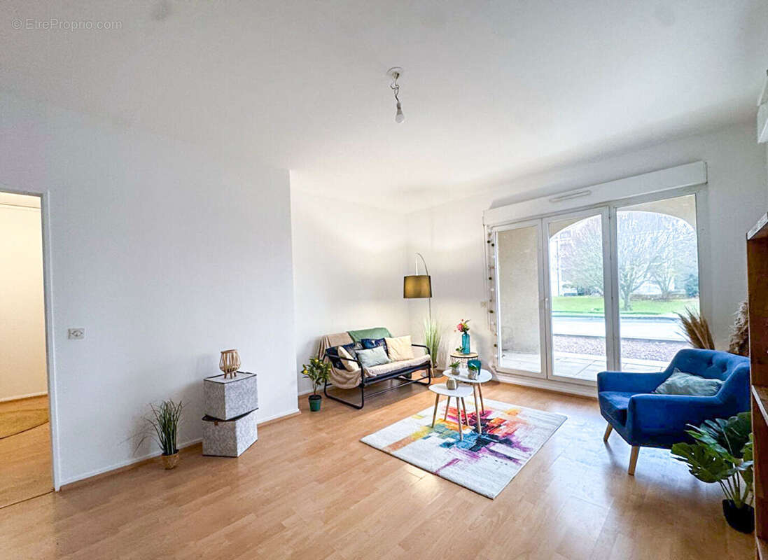 Appartement à DAMMARIE-LES-LYS