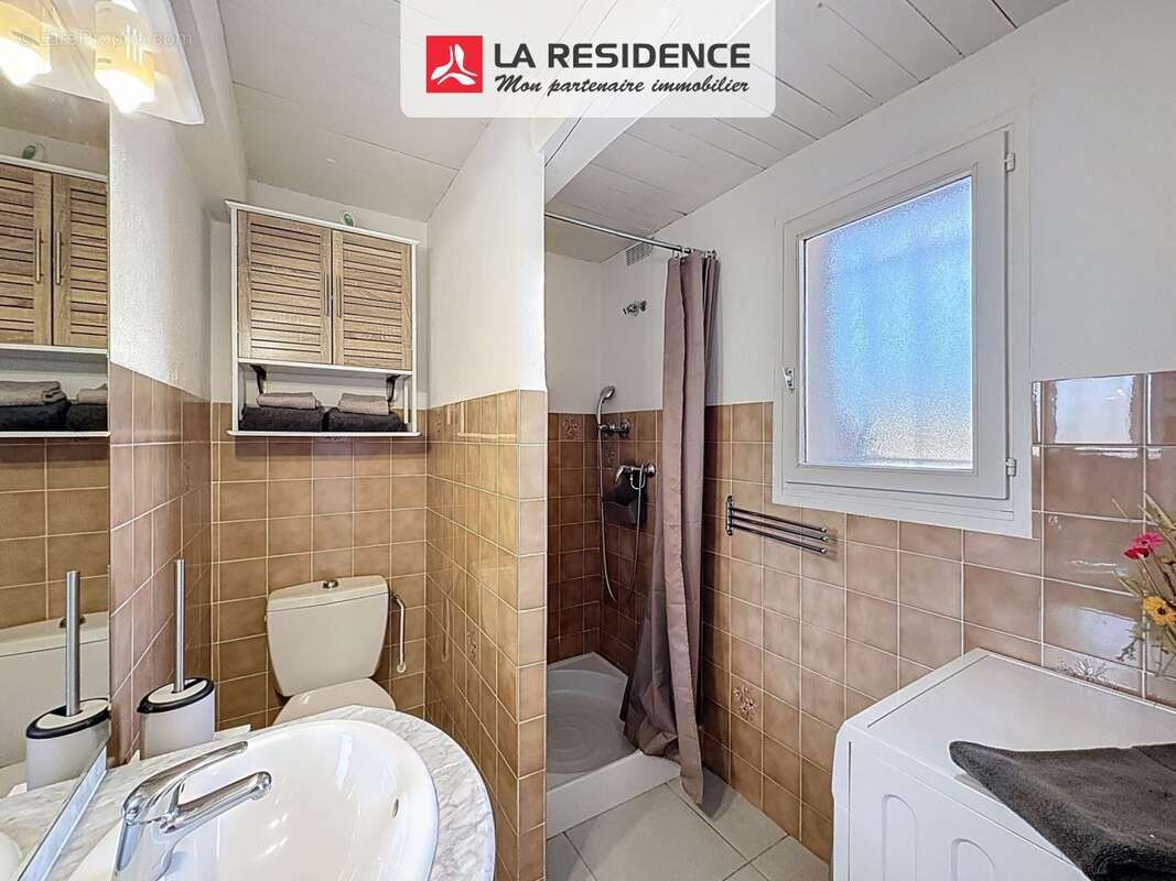 Appartement à ROQUEBRUNE-SUR-ARGENS