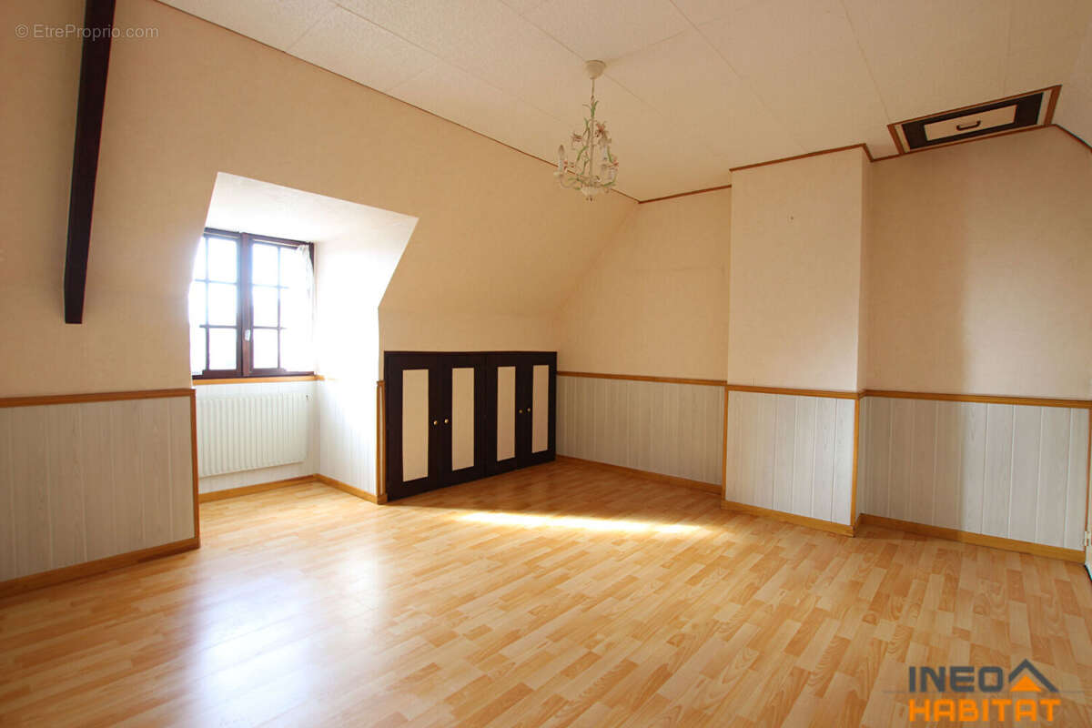 Maison à BOURG-DES-COMPTES