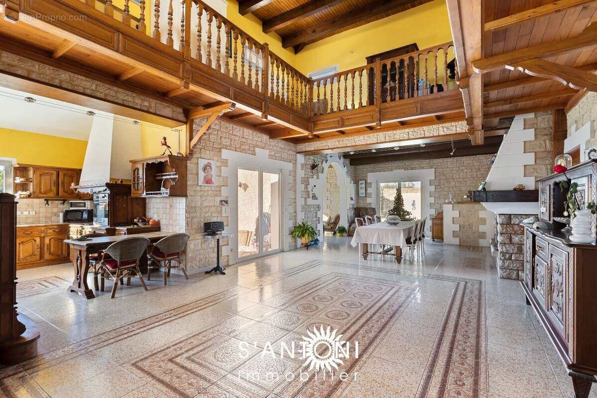 Maison à VILLENEUVE-LES-BEZIERS