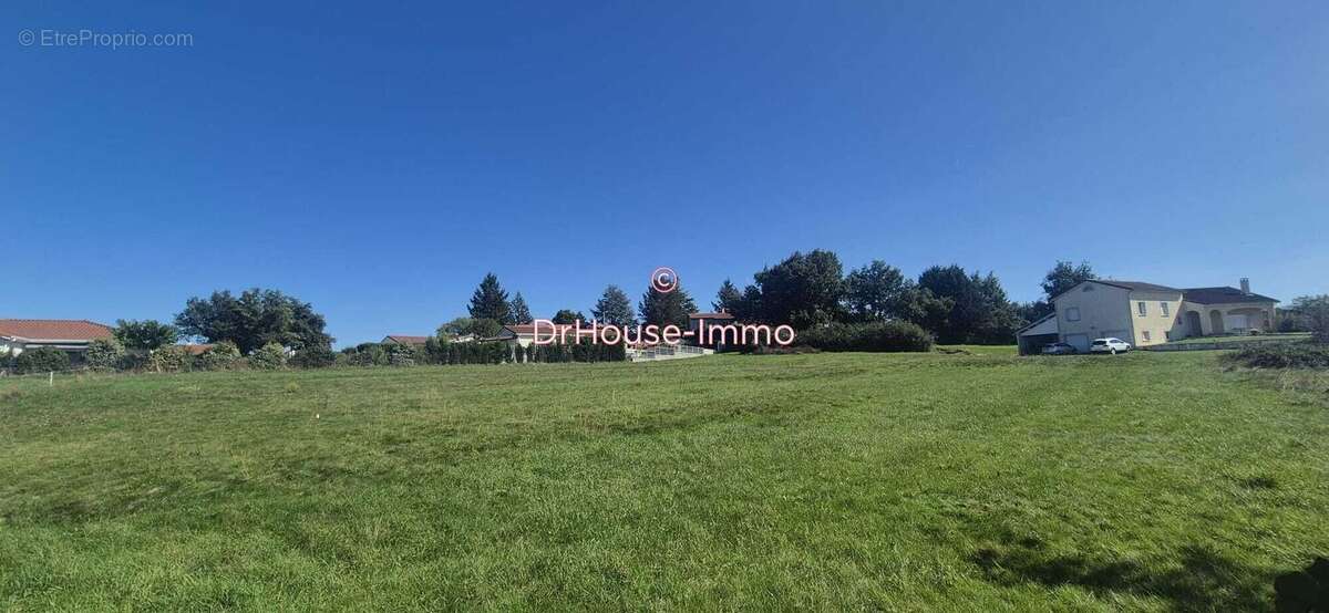 Terrain à BAS-EN-BASSET