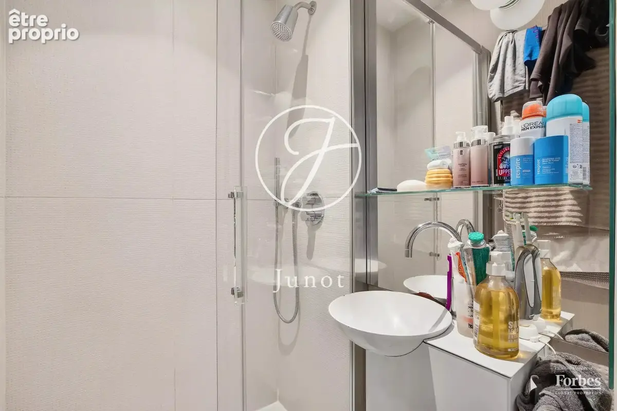 Paris 16e - PLACE VICTOR HUGO  - Appartement - 5 pièces - 123,96m² Carrez - 3 chambres - Lumineux. - photo 16