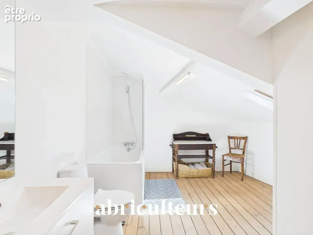 Élégante maison de caractère de 185 m² avec jardin – Cognac Jardin Public (16100) - photo 18