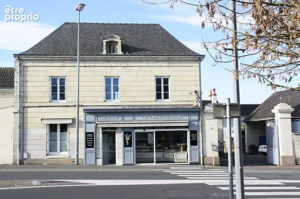 Commerce à BEAUMONT-EN-VERON