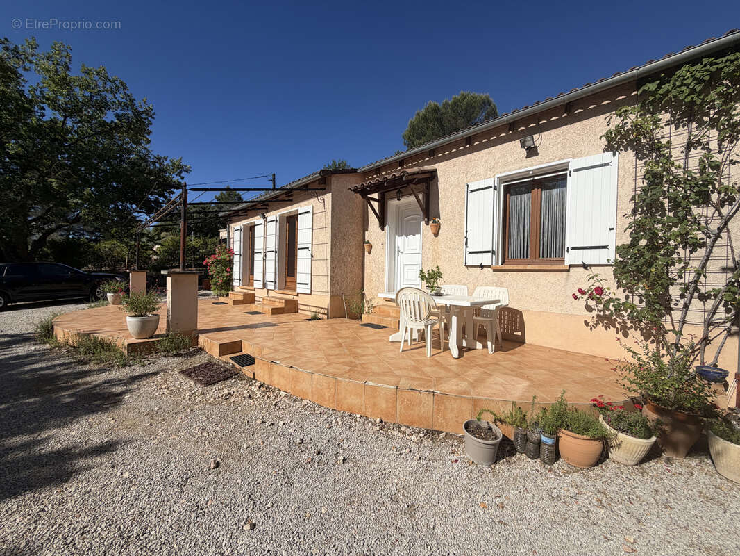 Montmeyan: villa 90m2 avec sa vue exceptionnelle - photo 3
