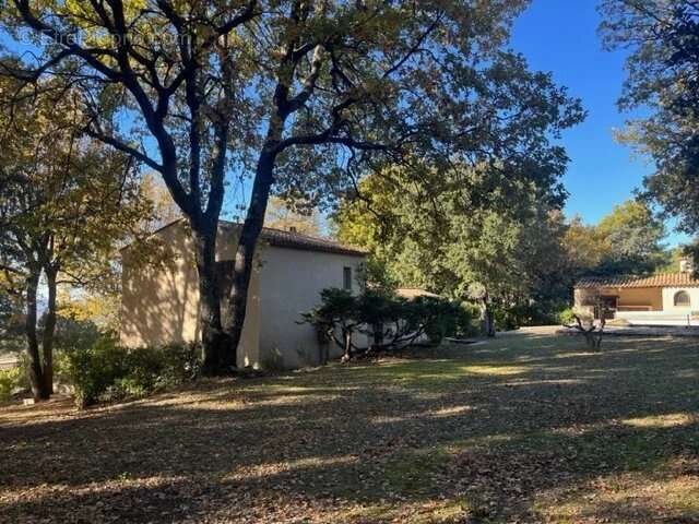 Maison à LA TOUR-D&#039;AIGUES