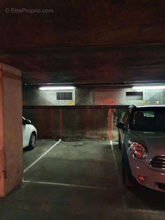 Parking à MARSEILLE-6E