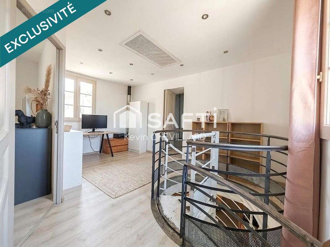 Maison 130 m² à Saint-Cyr-Les-Colons  - photo 7