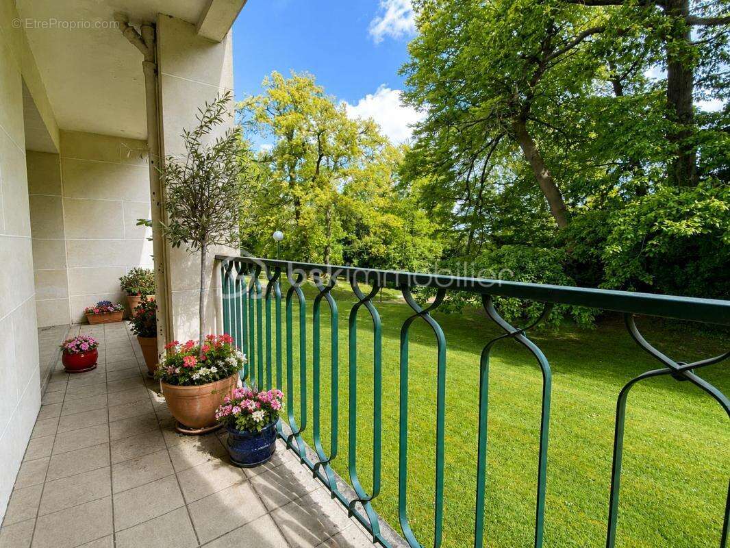 Appartement à VILLE-D'AVRAY