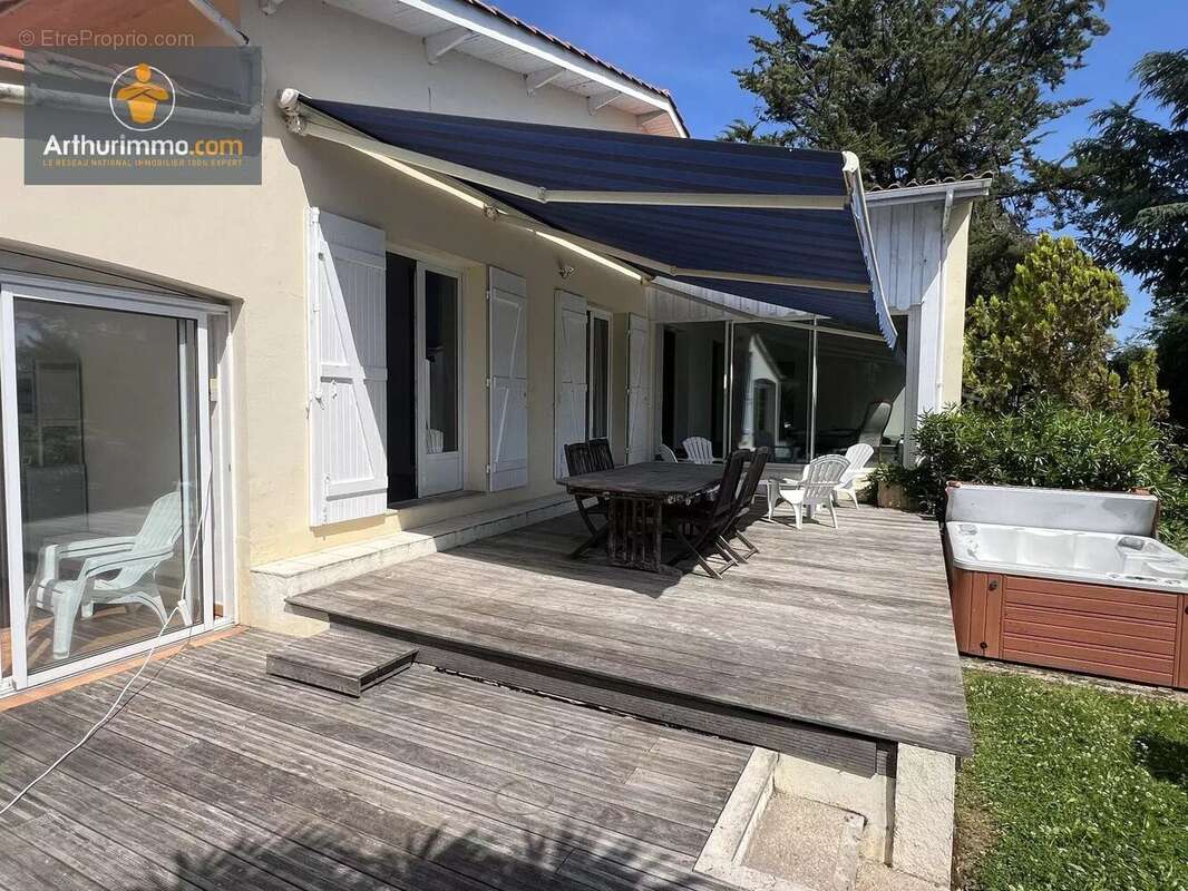 Maison à LE MAS-D'AGENAIS