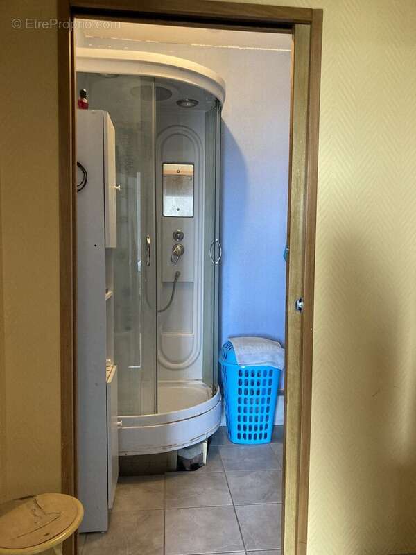 Appartement à MONTROND-LES-BAINS