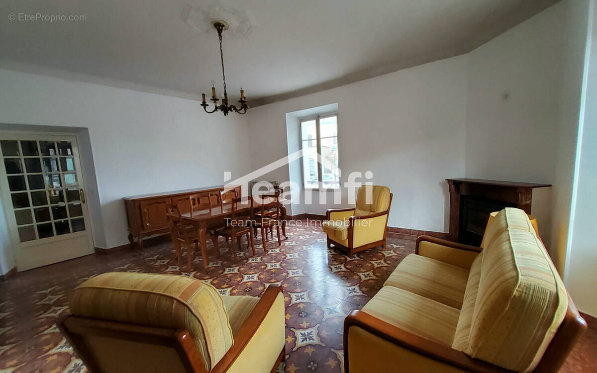 Maison à SAINT-PAUL-LE-JEUNE