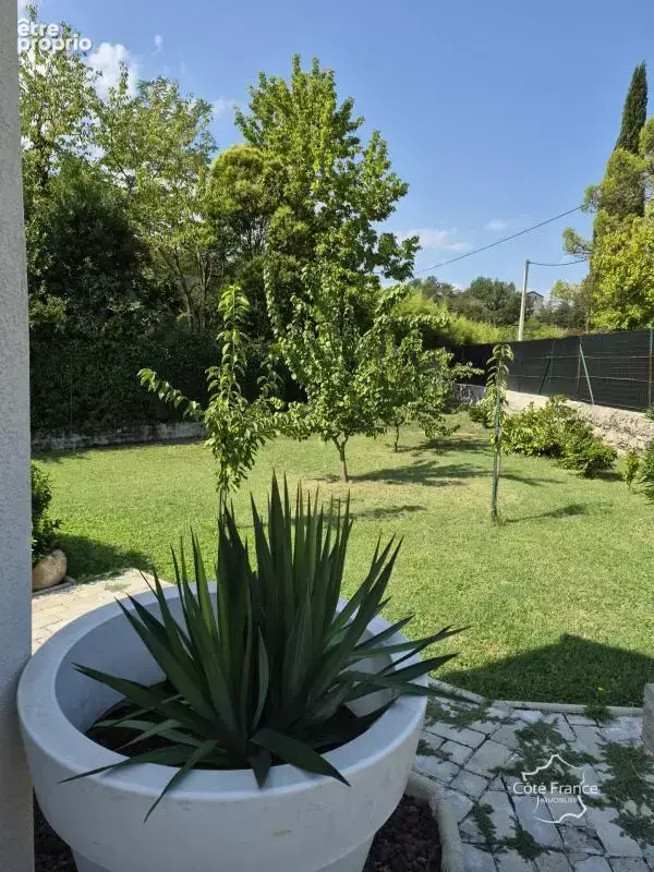 Maison très récente et de plain-pied à AUBENAS, avec beau te - photo 7