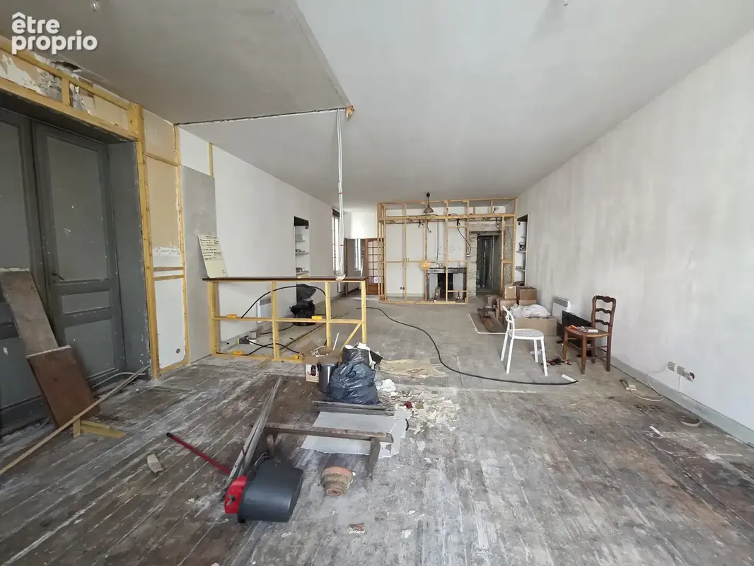 Immeuble de caractère avec local commercial, logements et fort potentiel - photo 3