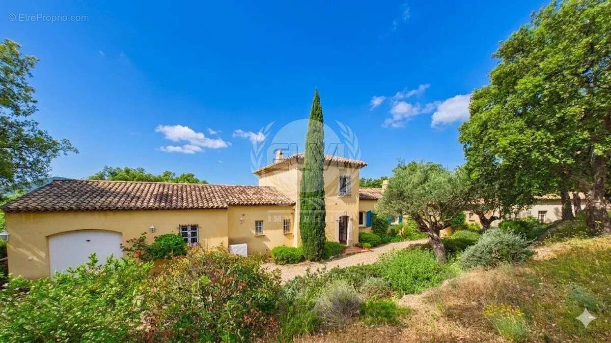 Maison à PLAN-DE-LA-TOUR