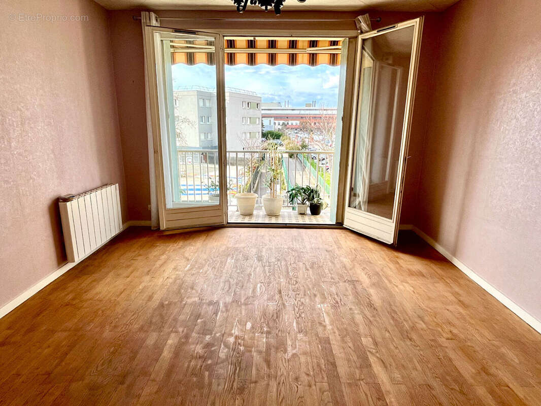 Appartement à LYON-8E