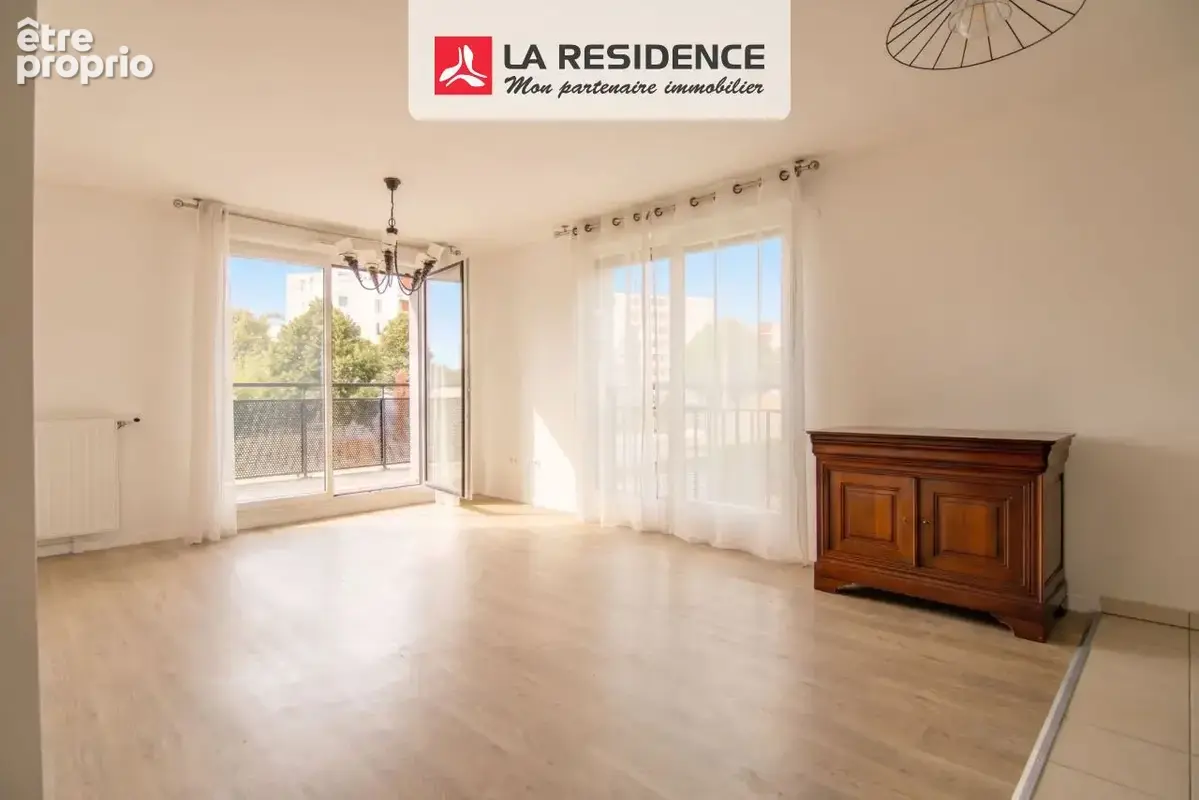 Appartement à BEAUCHAMP