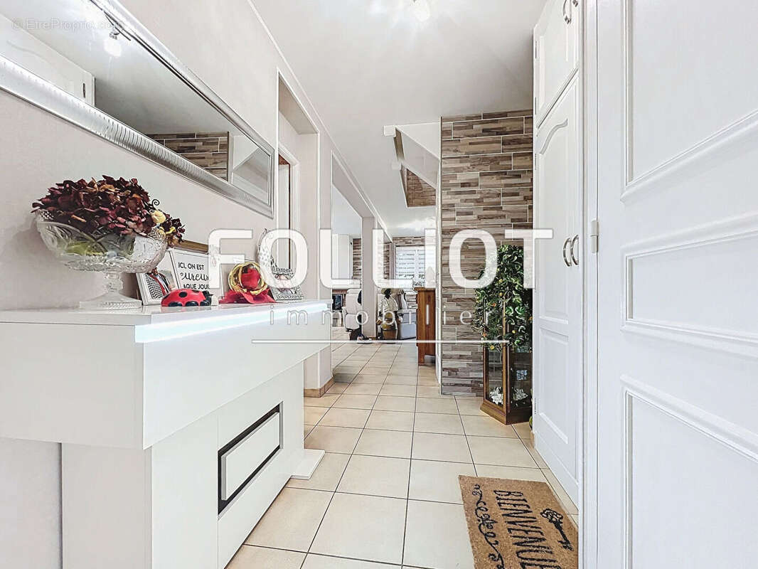 Maison à SAINTE-CROIX-SUR-MER