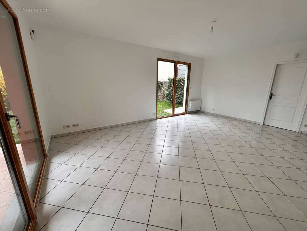 Appartement à LIMAS