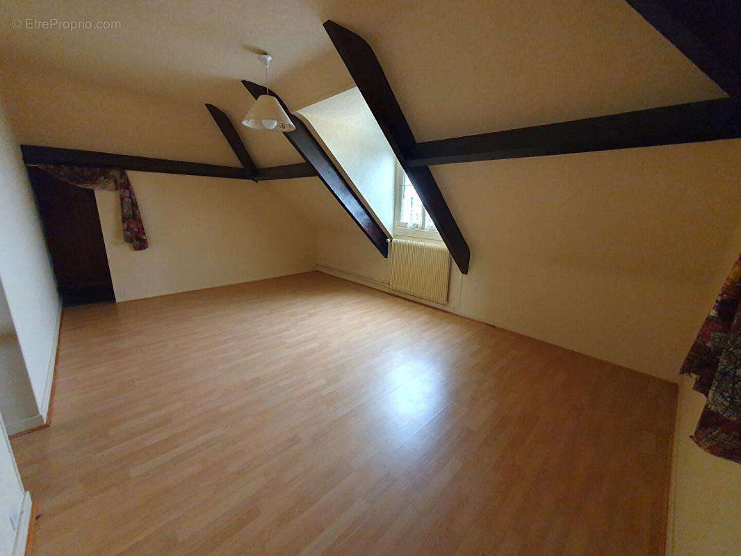 Maison à SAINT-DOULCHARD