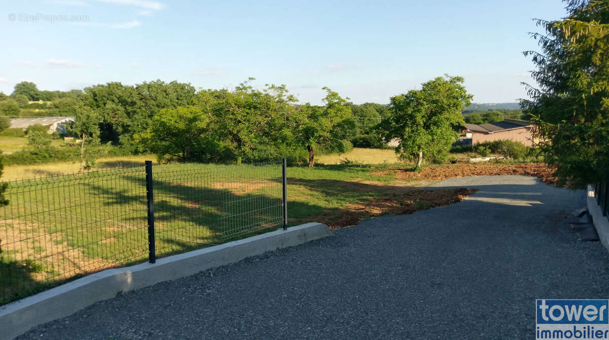 Terrain à VILLENEUVE