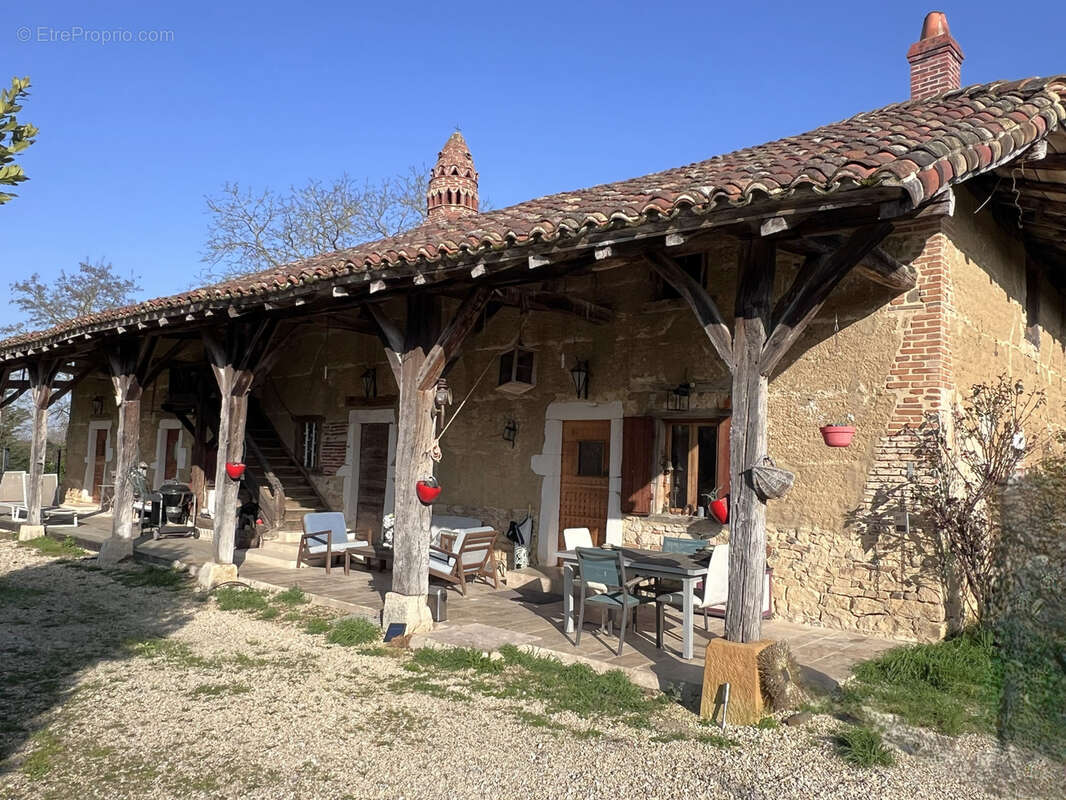 Maison à PONT-DE-VAUX