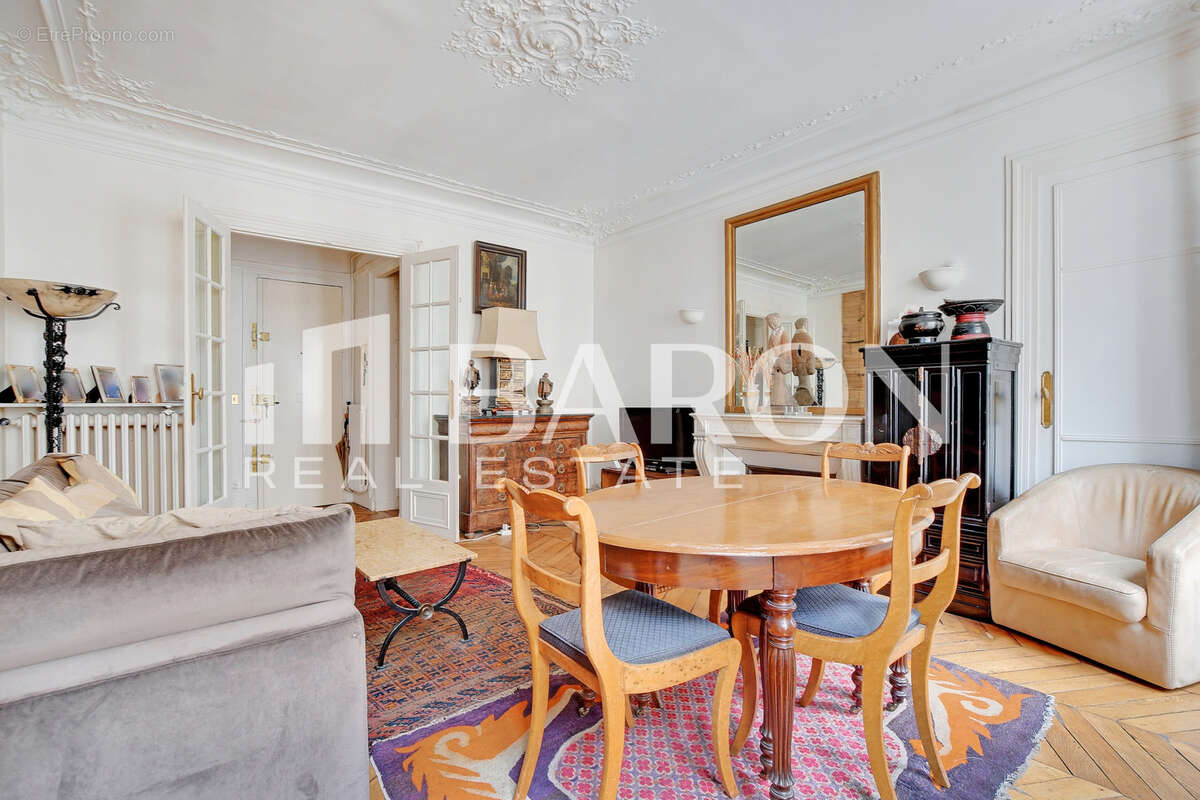 Appartement à PARIS-9E