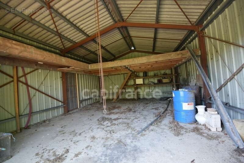 Maison 4 chambres - garage - dépendances - terrain clos 7079m2 à MARMANDE (47) - photo 17