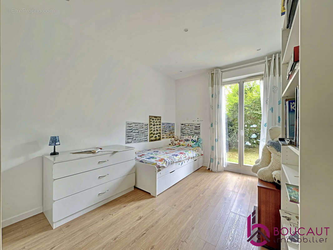 Appartement à LE PLESSIS-ROBINSON