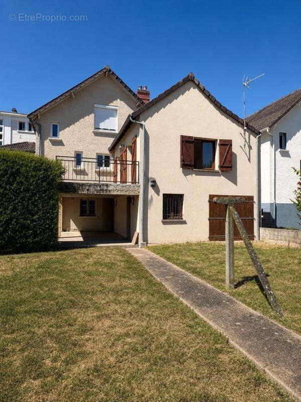 Maison de 5 pièces de 126 m² à Bourges - photo 8