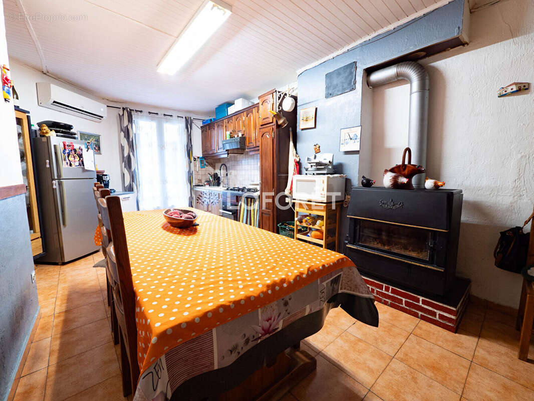 Maison de village à ILLE SUR TET , garage, 1 chambre et 1 bureau - photo 3