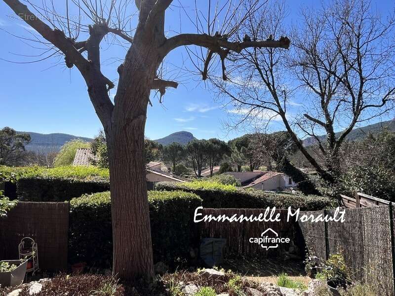 Maison à BAGNOLS-EN-FORET